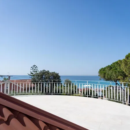 Bianca Con Accesso Diretto Villa Quartu SantʼElena