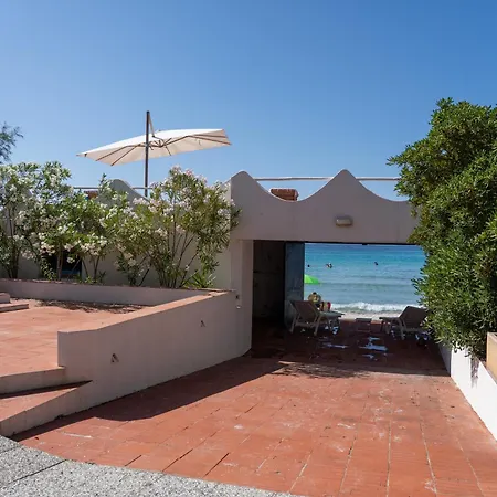 Bianca Con Accesso Diretto Vila Quartu SantʼElena